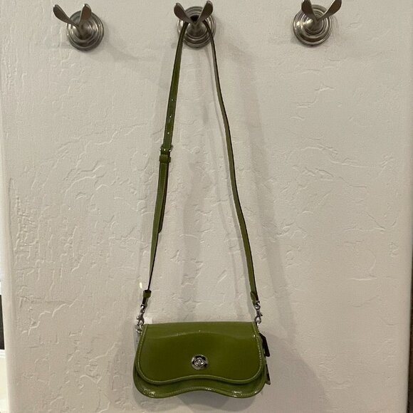 NWT Coach Wavy Dinky Bag Crinkle Patent Leather Olive Coachtopia CQ0… - Picture 13 of 14